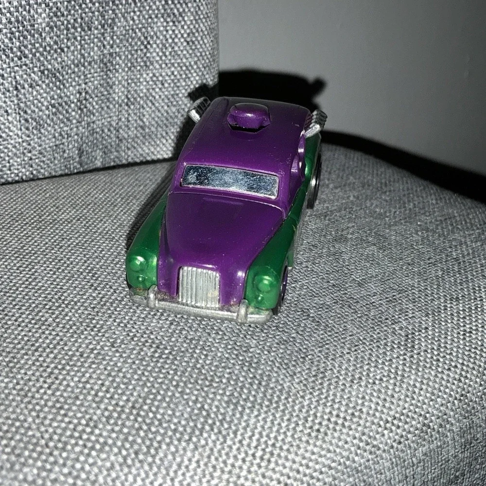 Hot Wheels Batman Series Cockney Cab The‎ Joker DC Comics Green Purple 2014